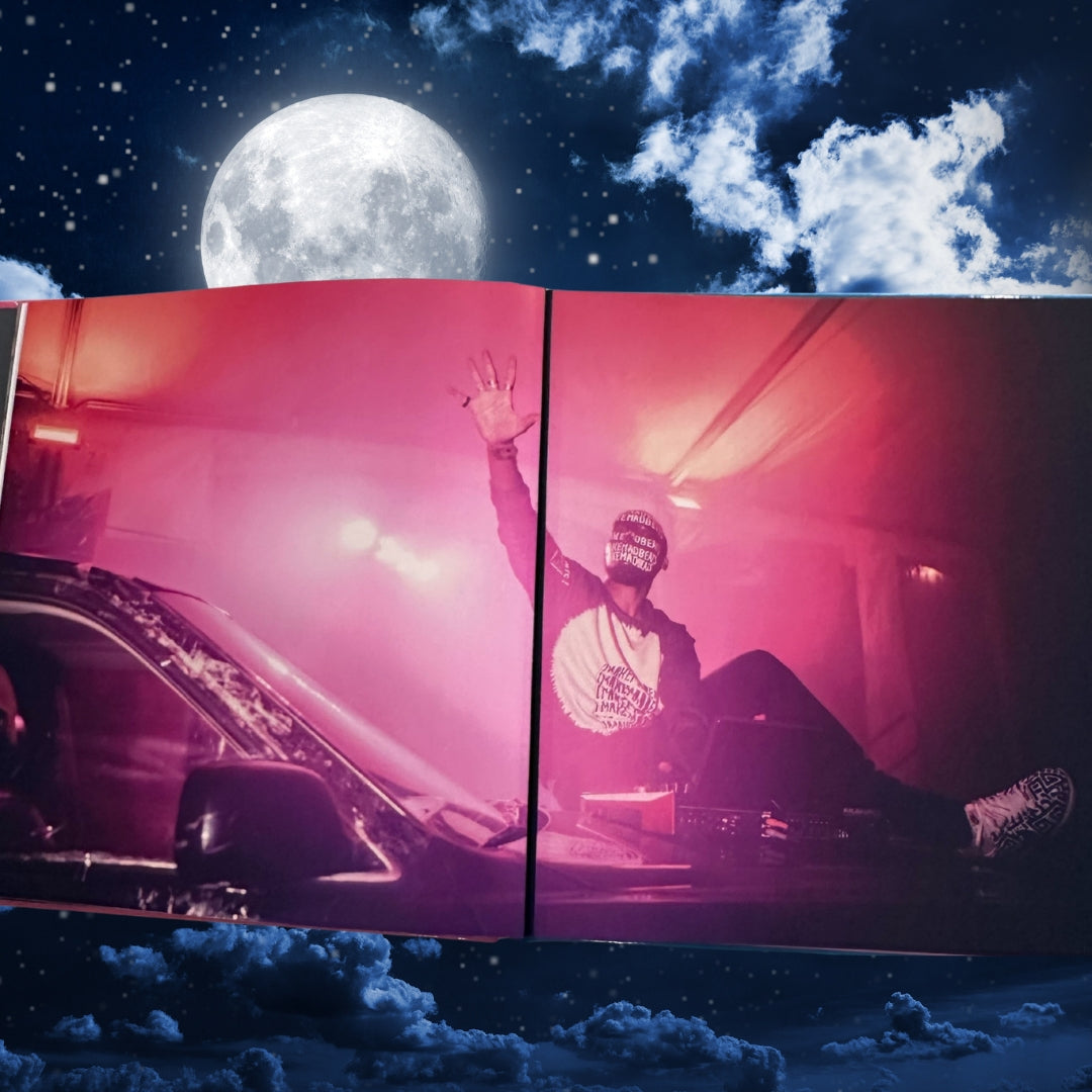 UNAPOLOGETIC. 10 Photo Book
